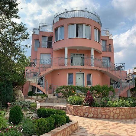 Sunray Guest House, Private Rooms & Apartment With Lovely Sea View Varna Eksteriør billede