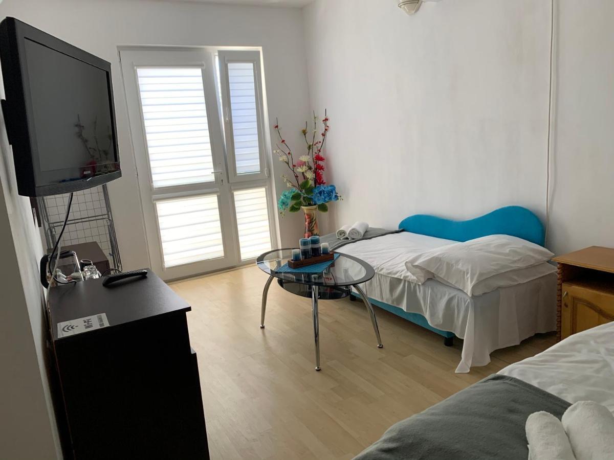 Sunray Guest House, Private Rooms & Apartment With Lovely Sea View Varna Eksteriør billede