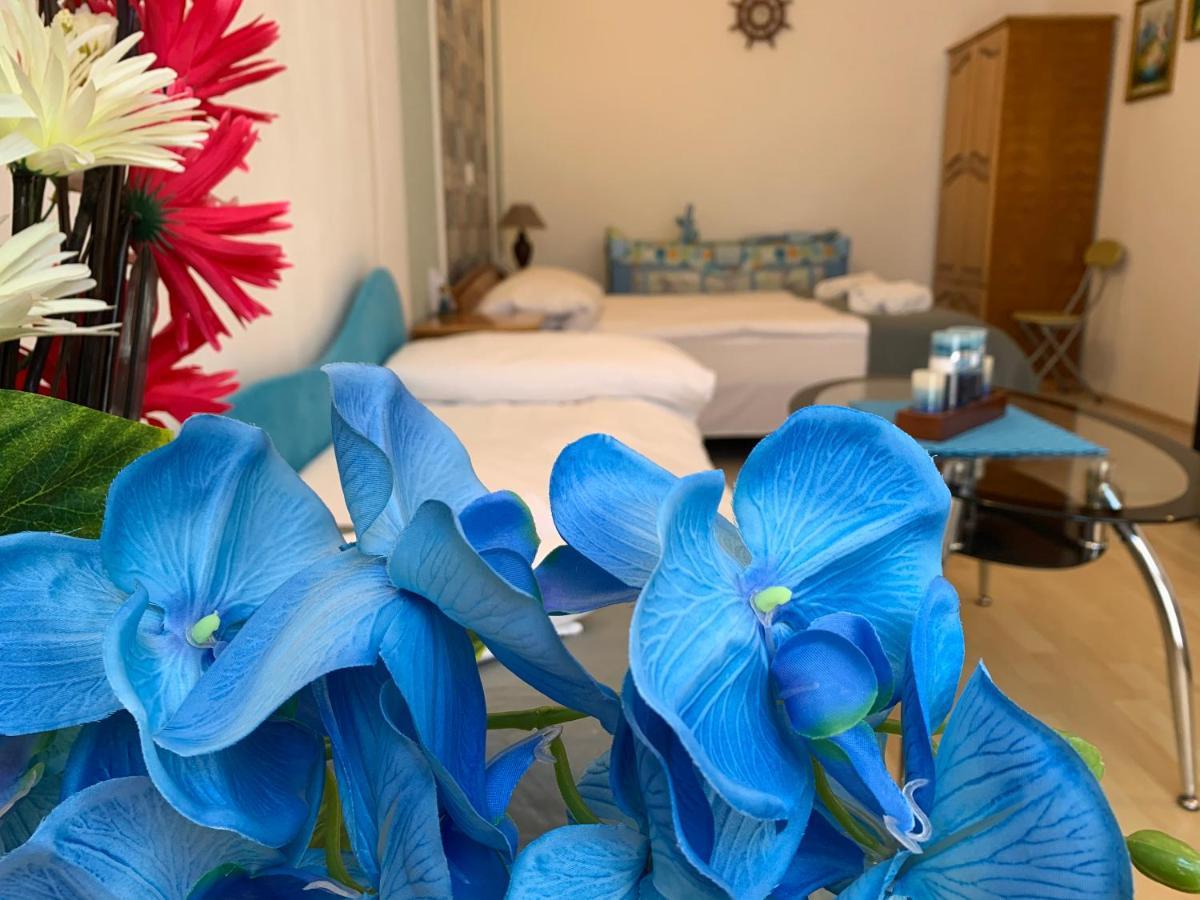 Sunray Guest House, Private Rooms & Apartment With Lovely Sea View Varna Eksteriør billede