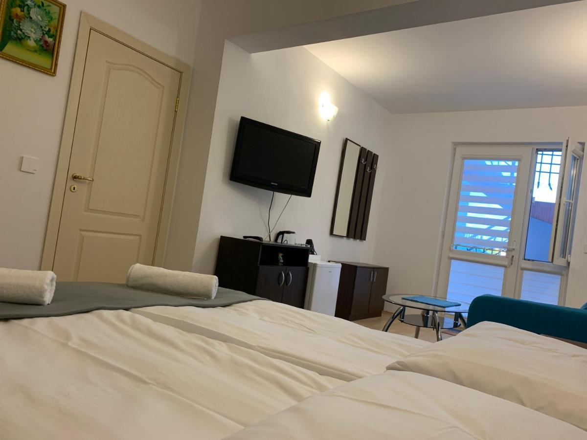 Sunray Guest House, Private Rooms & Apartment With Lovely Sea View Varna Eksteriør billede
