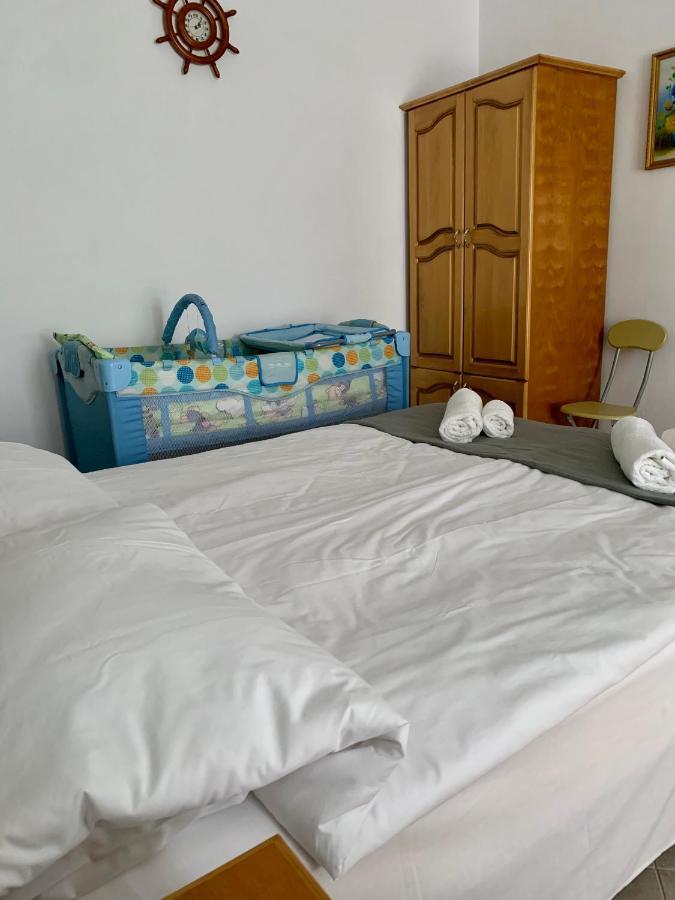 Sunray Guest House, Private Rooms & Apartment With Lovely Sea View Varna Eksteriør billede