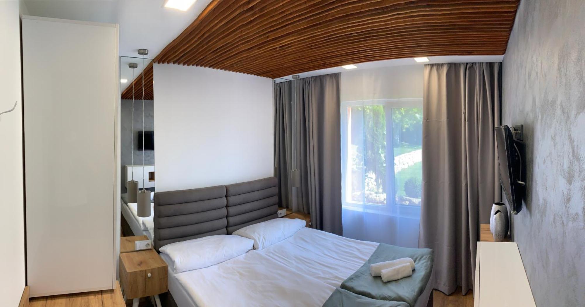 Sunray Guest House, Private Rooms & Apartment With Lovely Sea View Varna Eksteriør billede