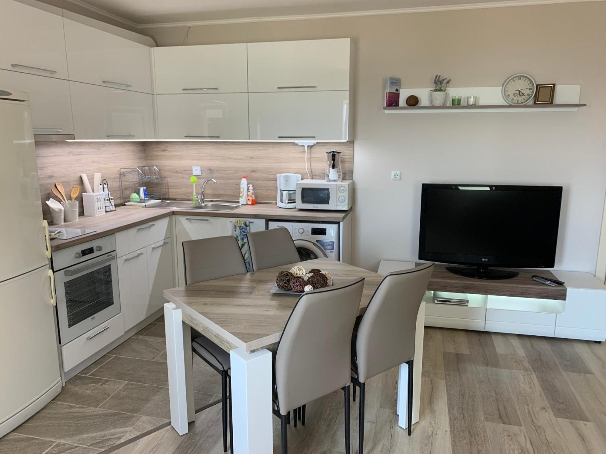 Sunray Guest House, Private Rooms & Apartment With Lovely Sea View Varna Eksteriør billede