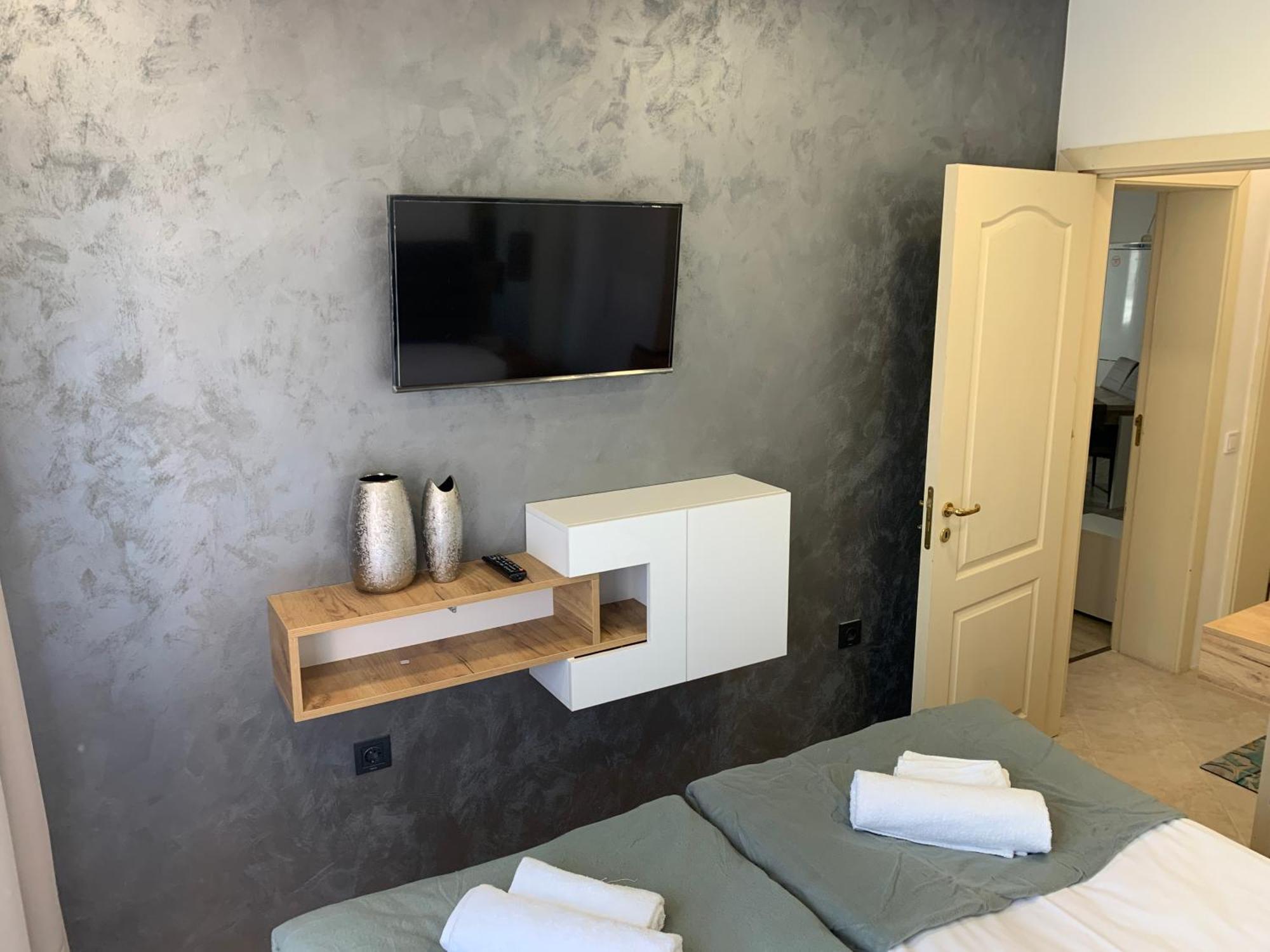 Sunray Guest House, Private Rooms & Apartment With Lovely Sea View Varna Eksteriør billede