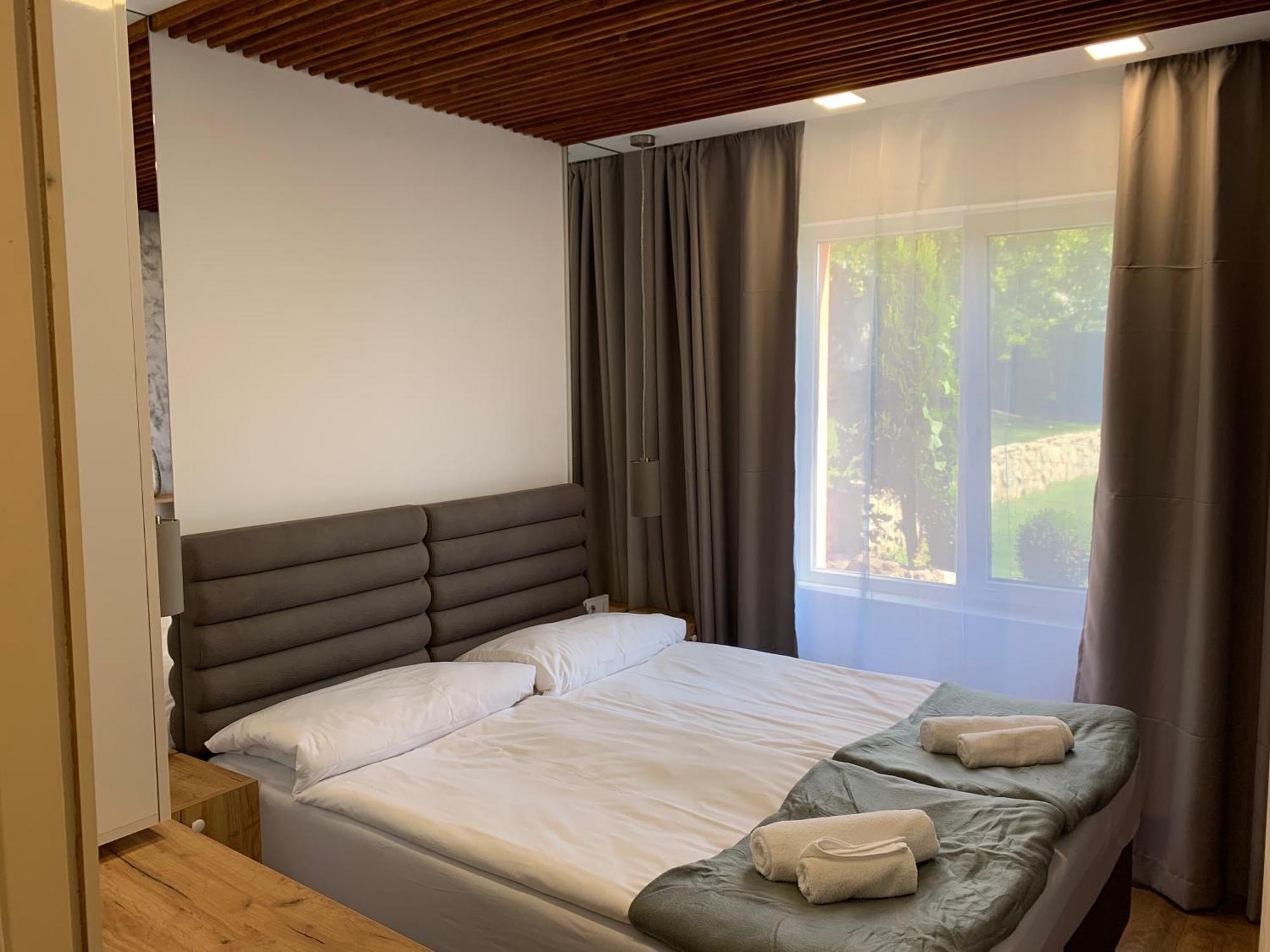 Sunray Guest House, Private Rooms & Apartment With Lovely Sea View Varna Eksteriør billede