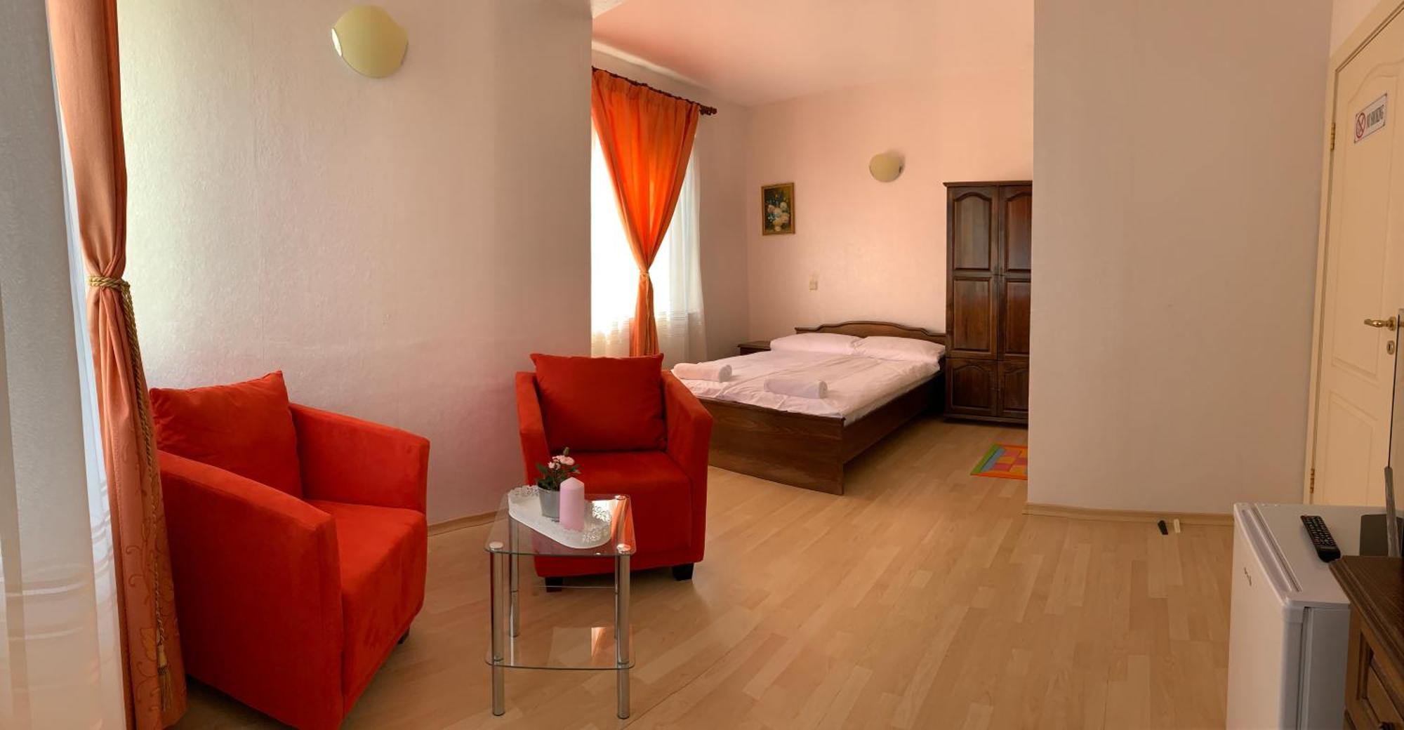 Sunray Guest House, Private Rooms & Apartment With Lovely Sea View Varna Eksteriør billede
