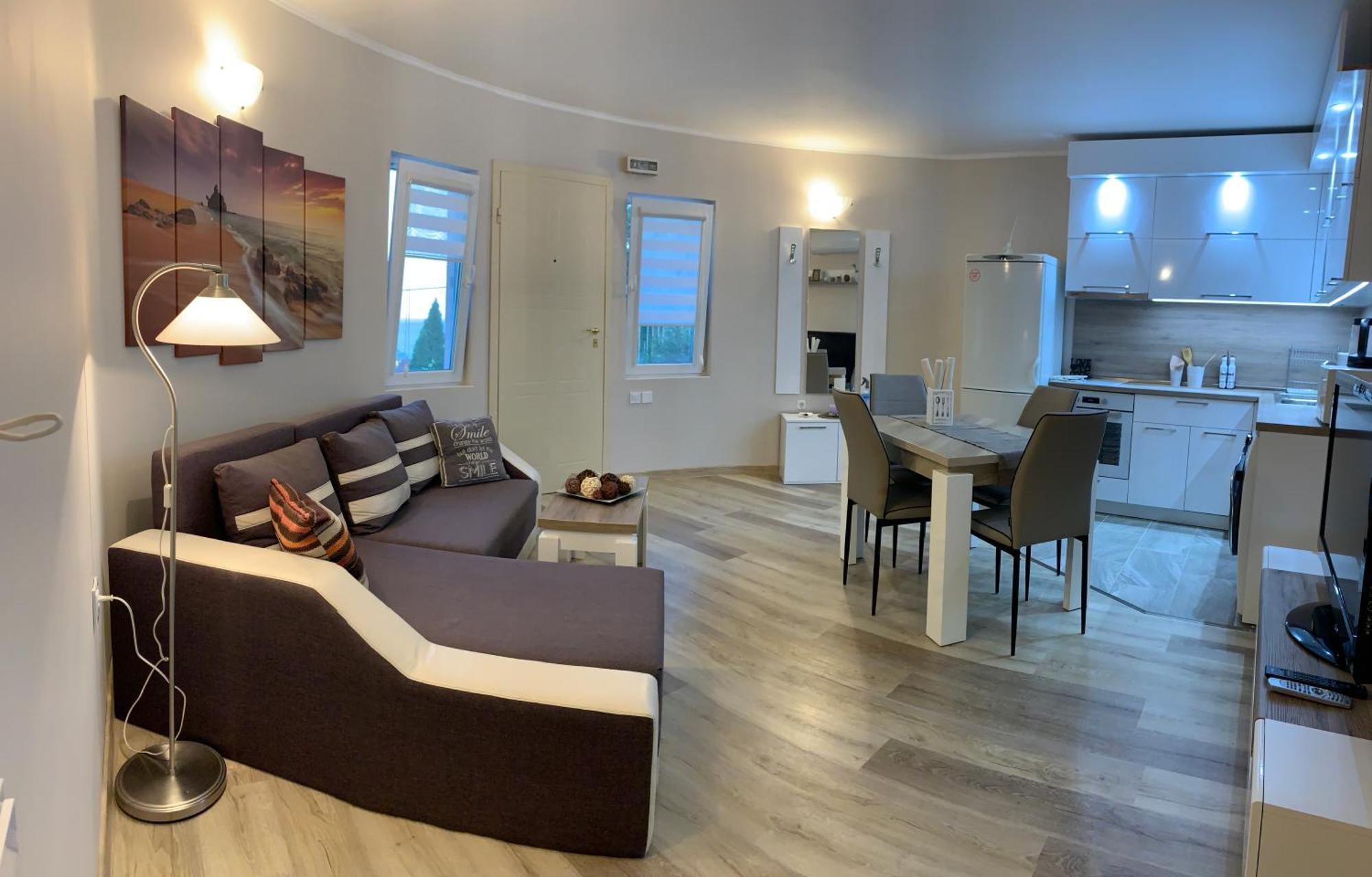 Sunray Guest House, Private Rooms & Apartment With Lovely Sea View Varna Eksteriør billede