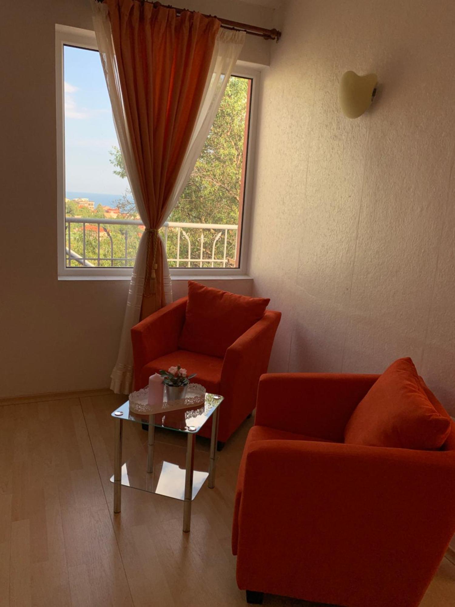 Sunray Guest House, Private Rooms & Apartment With Lovely Sea View Varna Eksteriør billede