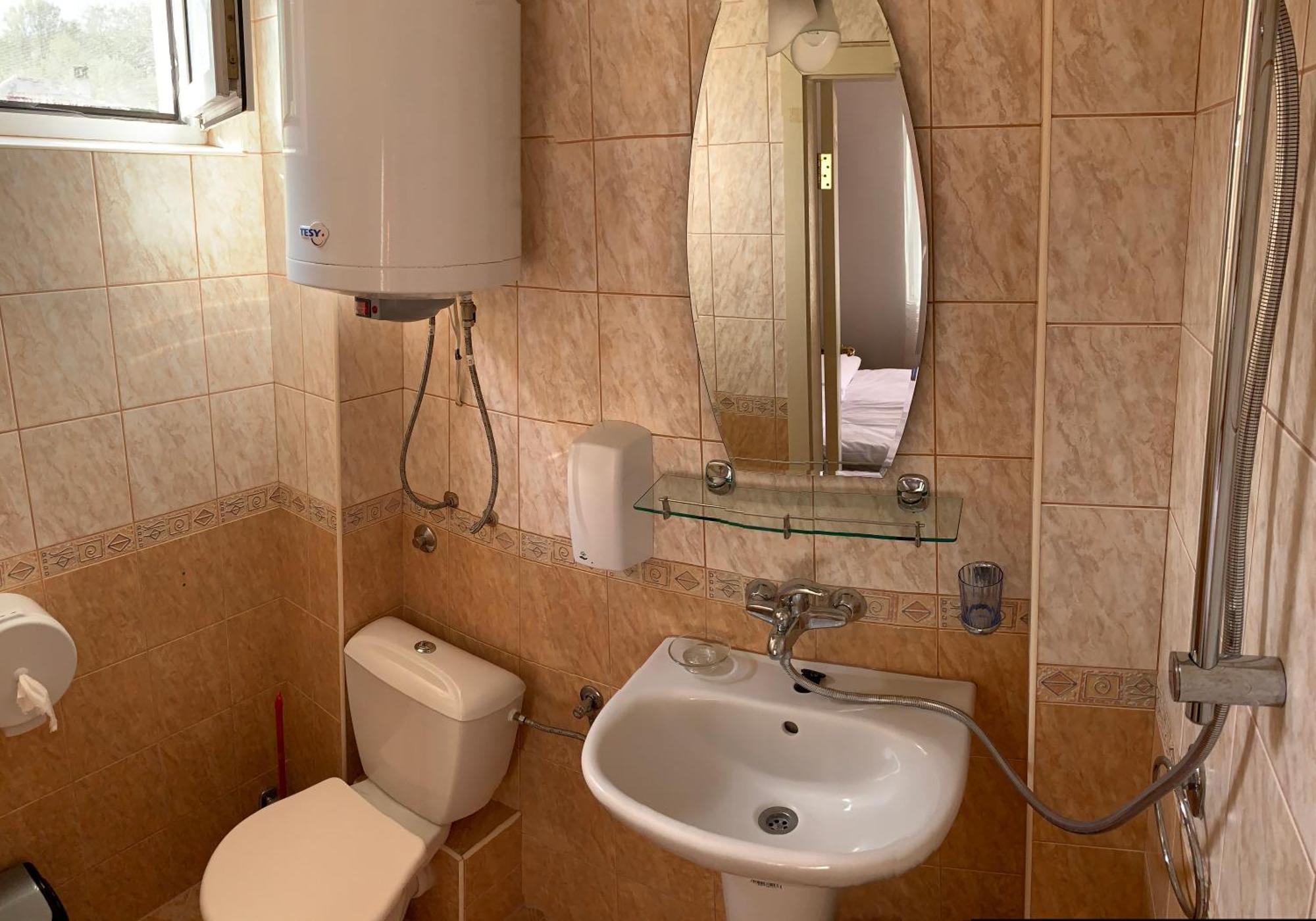 Sunray Guest House, Private Rooms & Apartment With Lovely Sea View Varna Eksteriør billede