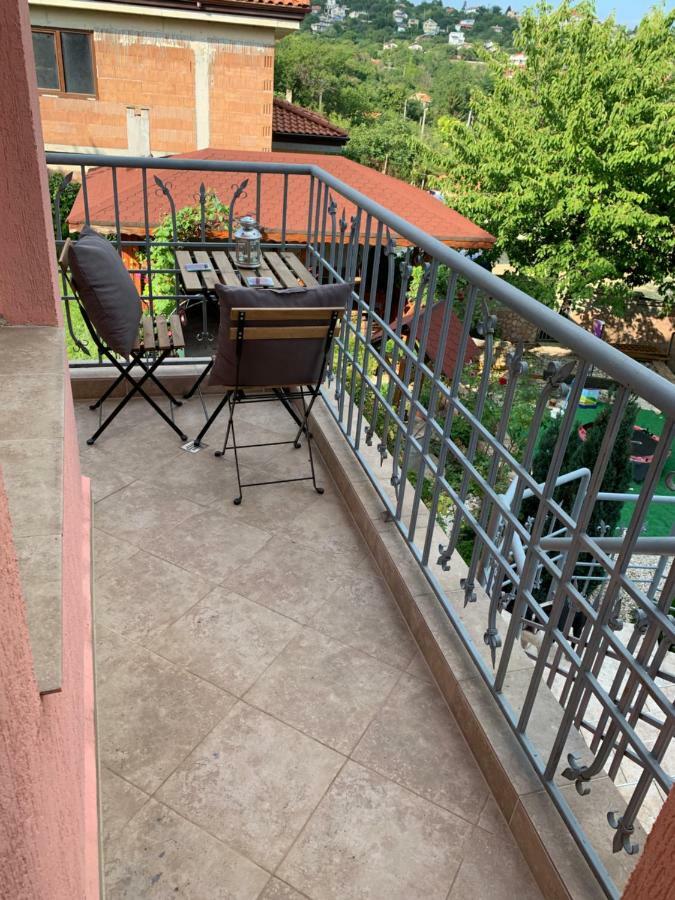 Sunray Guest House, Private Rooms & Apartment With Lovely Sea View Varna Eksteriør billede